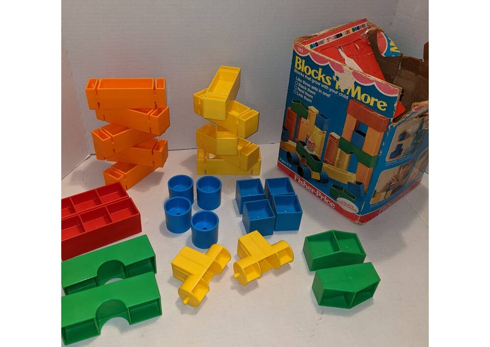 Vintage 1983 Fisher Price #193 Blocks N’ More Building Set